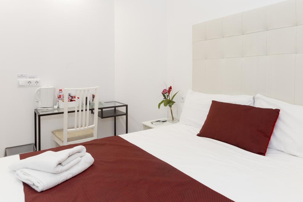Brustar Sagrada Familia Hotel Барселона Екстериор снимка