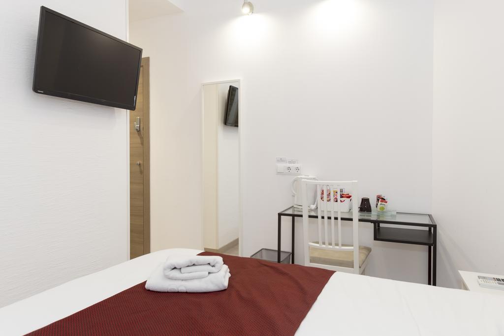 Brustar Sagrada Familia Hotel Барселона Екстериор снимка